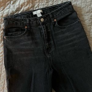 H&M slim mom high ankle jeans in black